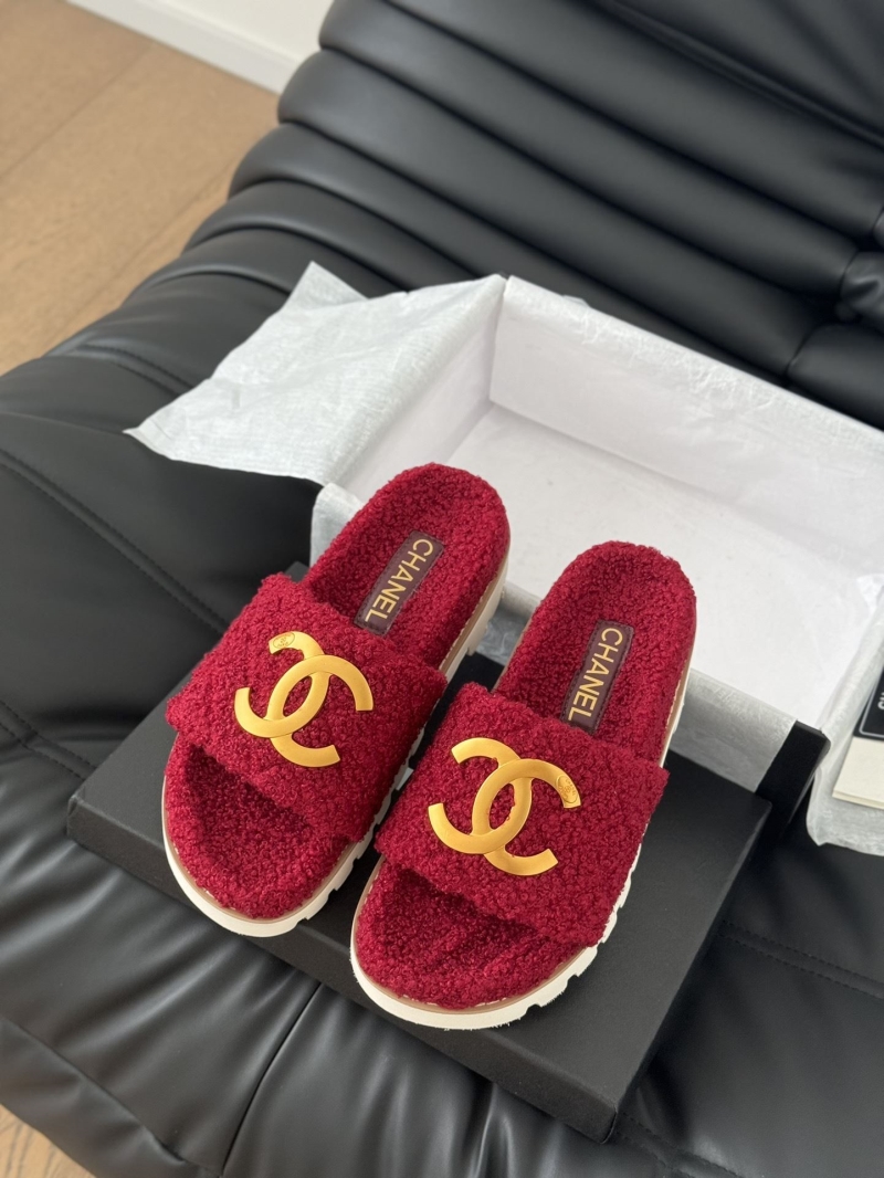 Ch**el slippers